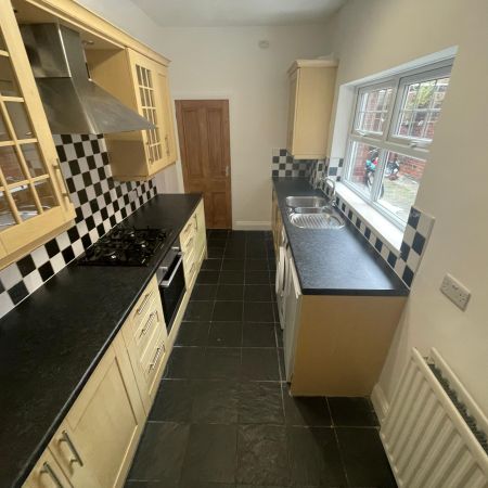 2 bed ground floor flat to rent in Wharton Street, South Shields, NE33 - Photo 3