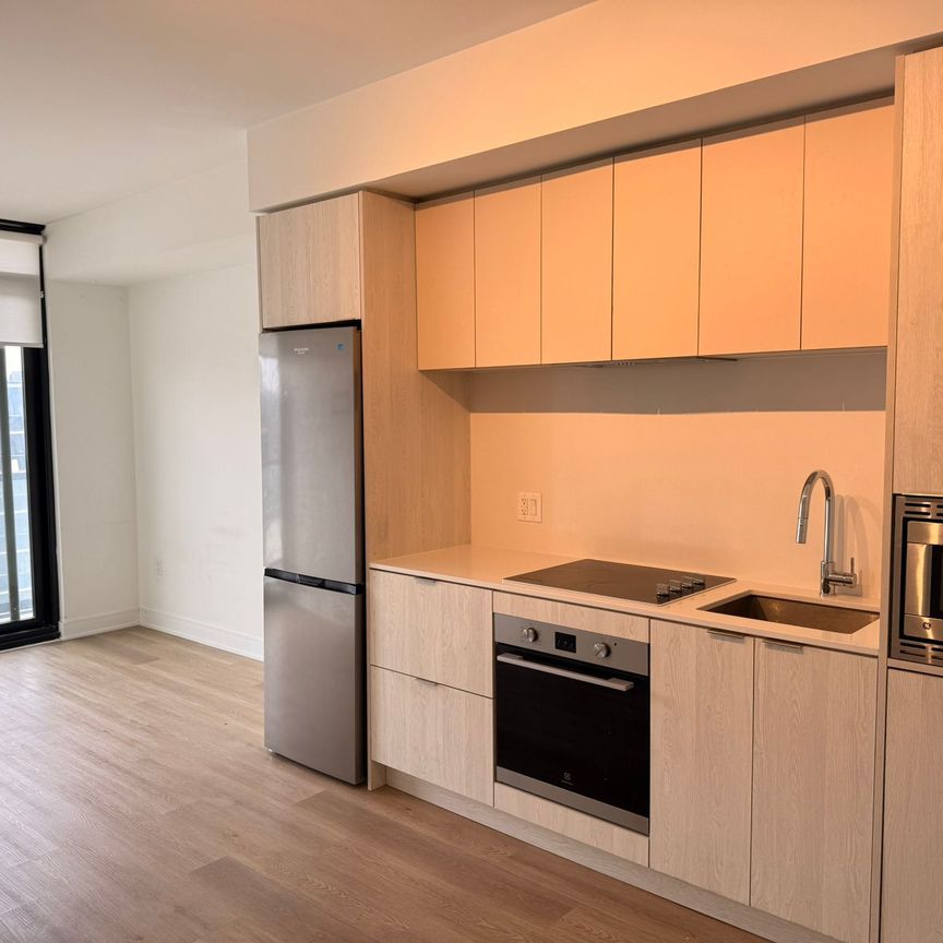 For Lease - 86 Dundas Street Unit# 1009, Mississauga, Ontario - Photo 1