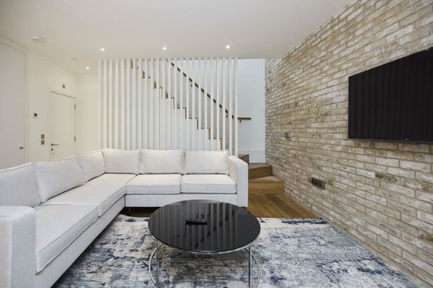 3 bedroom flat to rent - Photo 1