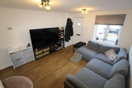 2 bedroom terraced house to rent - Photo 2