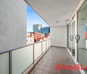 SPACIOUS TWO BEDROOM APARTMENT WITH PARKING IN RAILWAY SQUARE - Photo 3