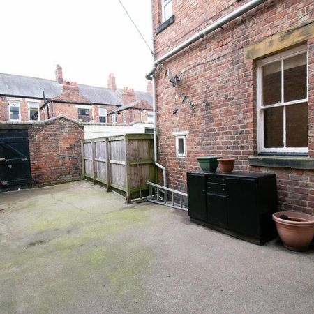 2 bedroom flat to rent - Photo 4