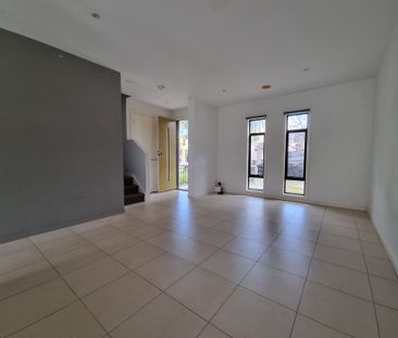 The Village Townhouse! - Photo 3