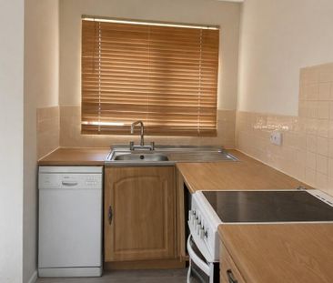 2 bedroom semi-detached house to rent - Photo 6