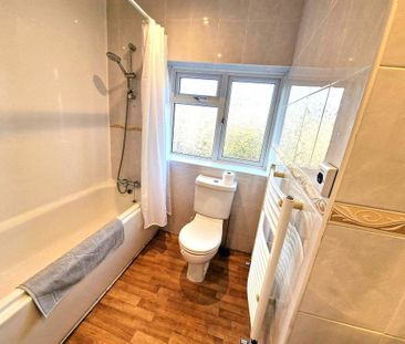 4 bedroom terraced house to rent - Photo 6