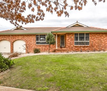 Spacious Four-Bedroom Home with Multiple Living Areas - Photo 4