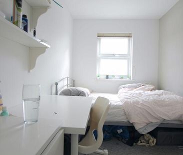 6 bedroom property to rent - Photo 4