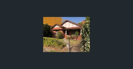 Unique Central Position - Photo 5