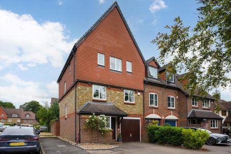 4 bedroom townhouse to rent - Photo 5