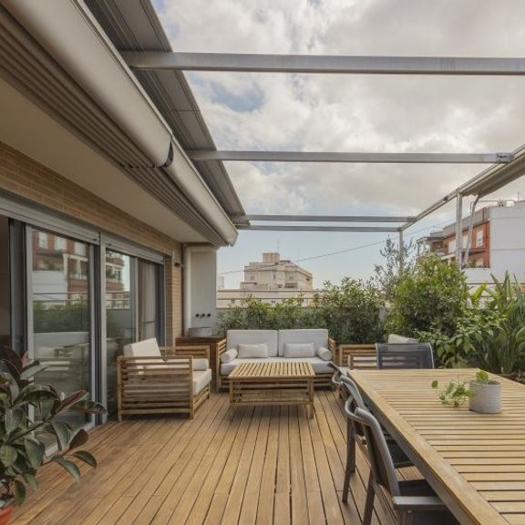 3 room luxury Flat for rent in Valencia, Spain - Photo 1