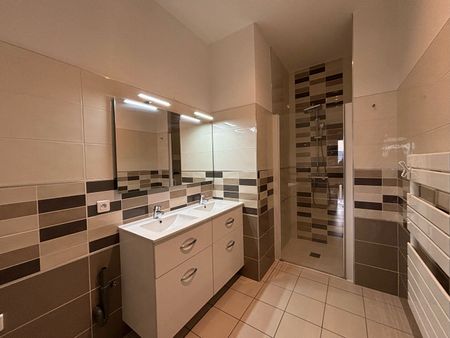 Location Appartement 4 pièces 85m² - Photo 5