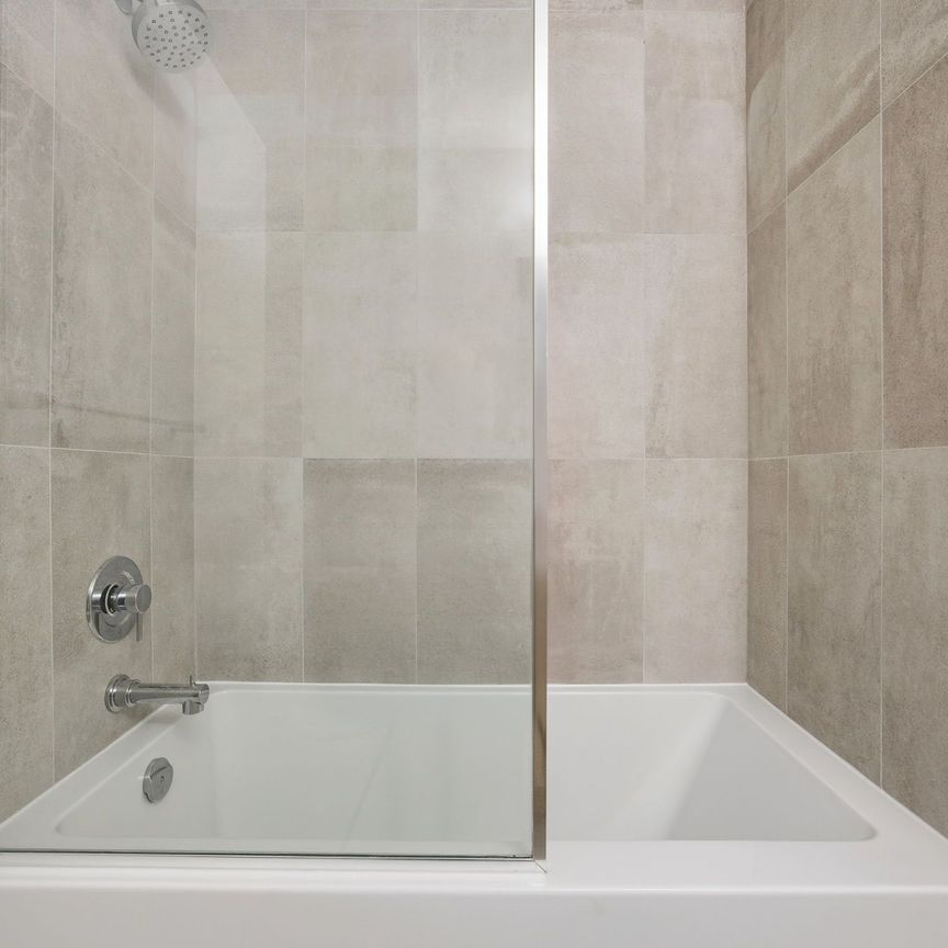 For Lease - 5 Red Squirrel Lane Unit# 105, Richmond Hill, Ontario - Photo 1