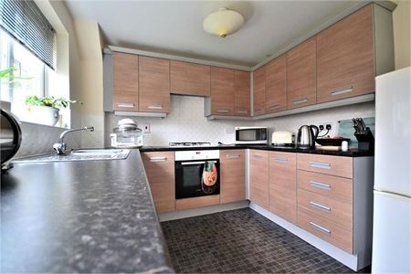 2 bedroom semi-detached house to rent - Photo 5