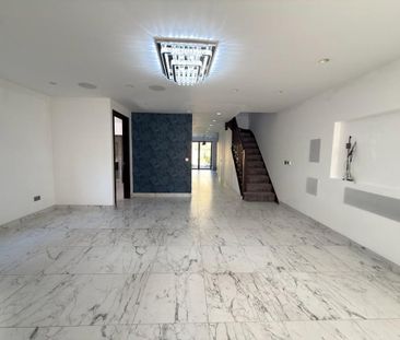 4 bedroom semi-detached house to rent - Photo 2