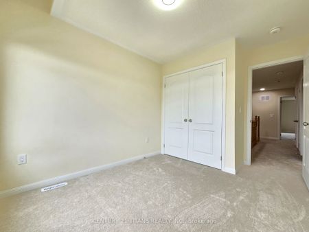 For Lease - 2584 Winter Words Drive, Oshawa, Ontario - Photo 4