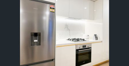 Modern Luxury Living with Spectacular Views I Furnished Nearly New 2B 2B 1 Carpark - Photo 4