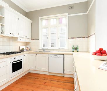 A Forever Family Home With A Garden Flat - Photo 4