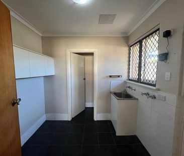 Relaxed coastal lifestyle - Photo 5