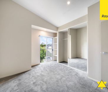 Bright and Spacious 2-Bedroom Unit in a Convenient New Lynn Location - Photo 3