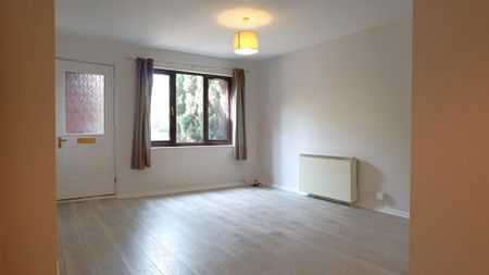1 bedroom ground floor flat to rent - Photo 3
