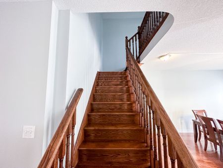 For Lease - 21 Fitzroy Avenue, Markham, Ontario - Photo 5