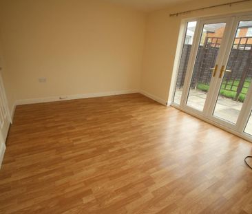 3 bedroom semi-detached house to rent - Photo 2