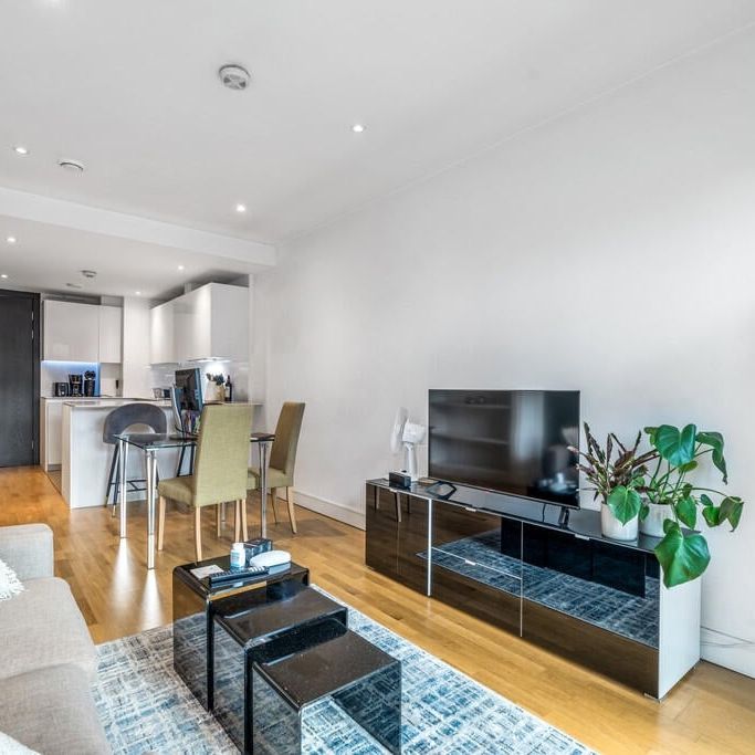 1 Bed Flat, Juniper Drive, SW18 - Photo 1