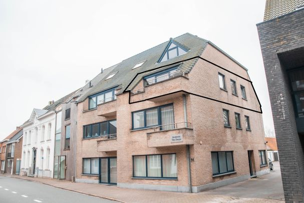 Appartement met garagebox, autostaanplaats in het centrum van Knesselare - Foto 1