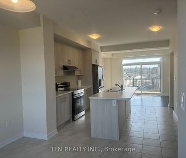 Townhouse For Lease | X8136364 - Photo 1