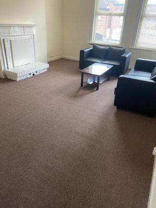 5 bedroom flat to rent - Photo 1