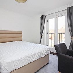 Station Road West, St Dunstans, Canterbury, CT2 8AN, Kent - Photo 2