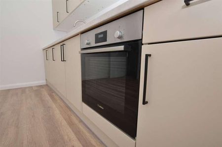 Queensway House, London Road, Redhill, Surrey, RH1 - Photo 4