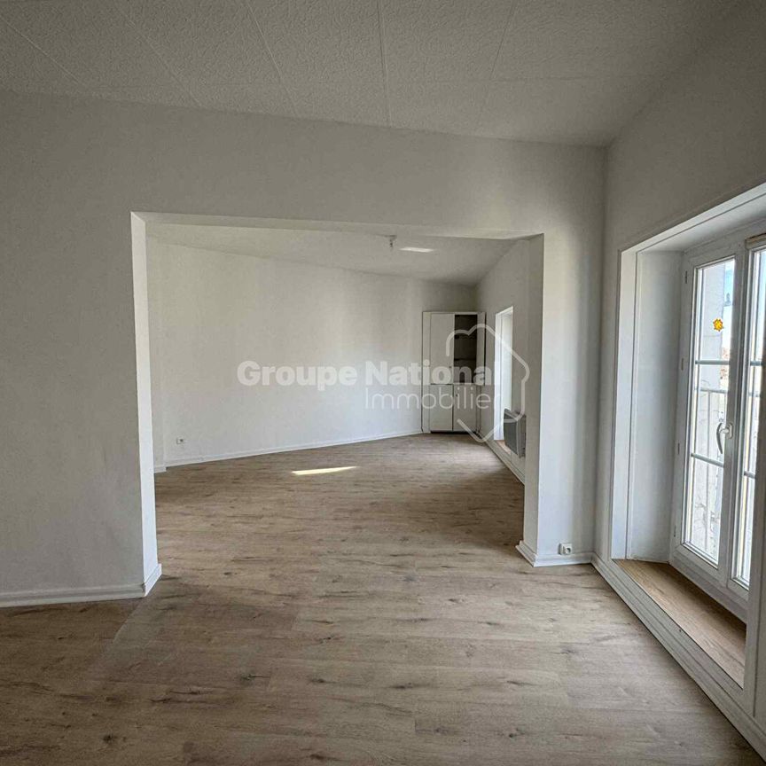 T3 RÉNOVÉ - RUE DE LA REPUBLIQUE ARLES, - Photo 1