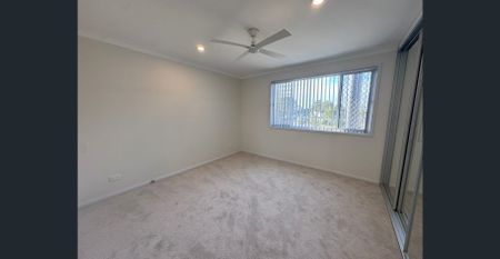 Spacious Family Home in Tarro - Photo 2