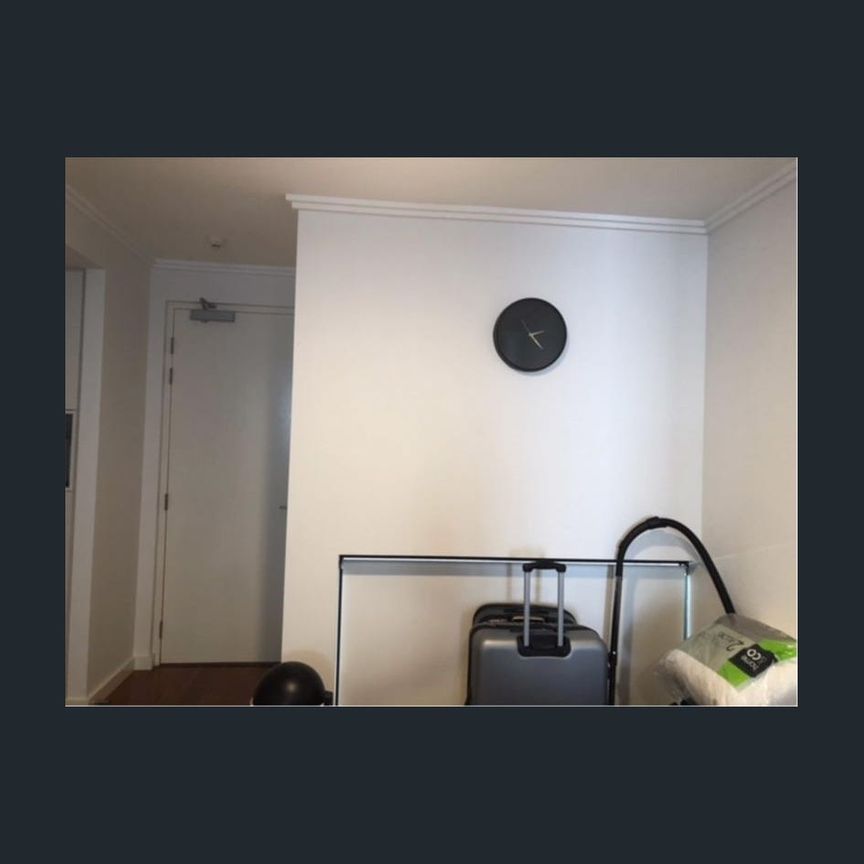 Don't miss out on this light and bright 1 Bedroom 1 Bathroom Apartment - Photo 1