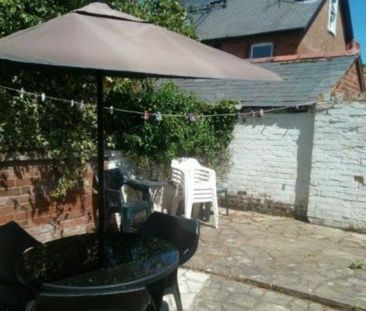 5 Bed - Granby Gardens, Reading - Photo 5