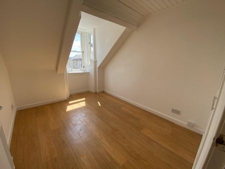 3 bedroom flat to rent - Photo 5