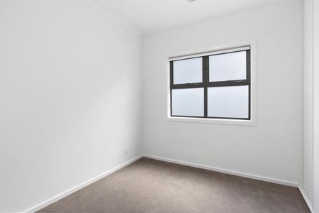 Comfortable Family Living in a Convenient Setting - Photo 4