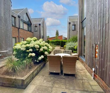 Flat 1,, The Old Courthouse, Grange Road - Photo 4