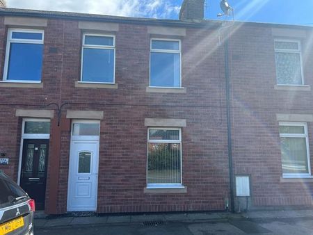 3 bedroom terraced house to rent - Photo 4