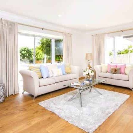 Well positioned spacious home - Photo 1