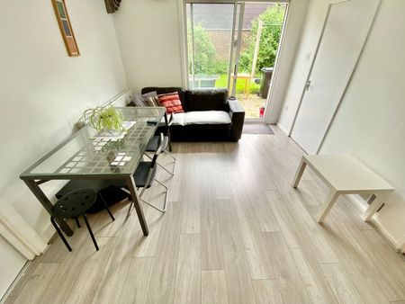 Room in a Shared House, Davey Close, N7 - Photo 4