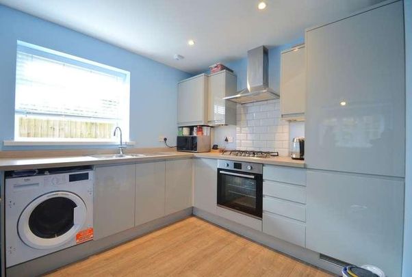 Chertsey Road, Ashford, TW15 - Photo 1