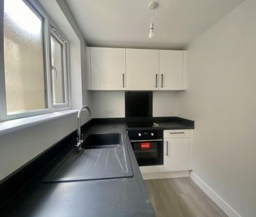 Bitterne Road, Southampton - Photo 5