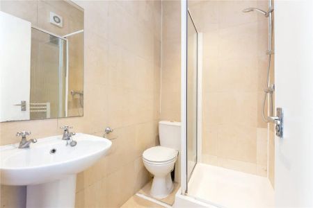 3 bedroom flat in St John's Wood - Photo 5