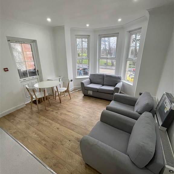 Flat 2, 49 Ballygomartin Road, Belfast, BT13 3LA - Photo 1