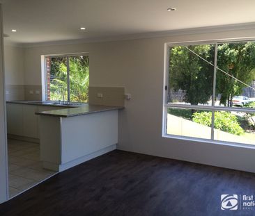 Renovated split-level townhouse close to CBD - Photo 5