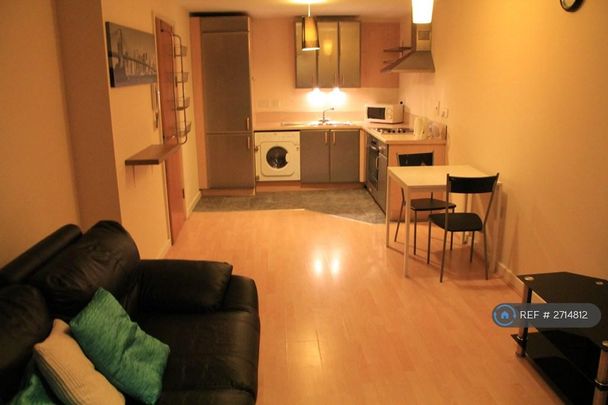 1 bedroom flat to rent - Photo 1