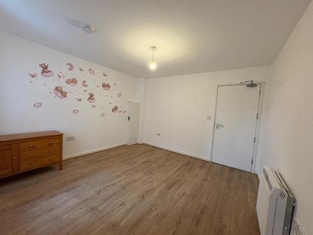 1 bedroom ground floor flat to rent - Photo 3