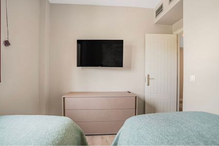 Luxury penthouse for rent in Estepona, Spain - Photo 2